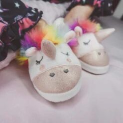 Caramella Bubble Cute Kids Unicorn Animal Slippers Peluche Funny Anti Slip House Chaussures Pour Garçon Et Fille Chaussons De Noël Pour Enfants -Rose Magasin 612c6Fnc3HL. AC UL1080