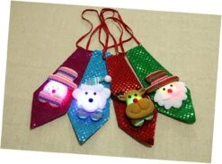 CRAFTHROU 2 Pcs Clignotant Lumière Up Cravate Noël Sequin Cravate LED Noël Cravates Cravate Pour Blush Cravate De Noël Paillettes Cravate Pour Enfants Noël Sequin Cravate Décorations Aldult -Rose Magasin 61CXJCMNTmL. AC UL1283