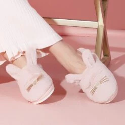 Caramella Bubble Kids Bunny Plush Chaussons Pour Filles Garçons: Cadeaux De Noël Mignon Chaud Puzzy Animal House Chaussures -Toddler Fluffy Indoor Bedroom Chaussons -Rose Magasin 61E7YT6hzgL. AC UL1200