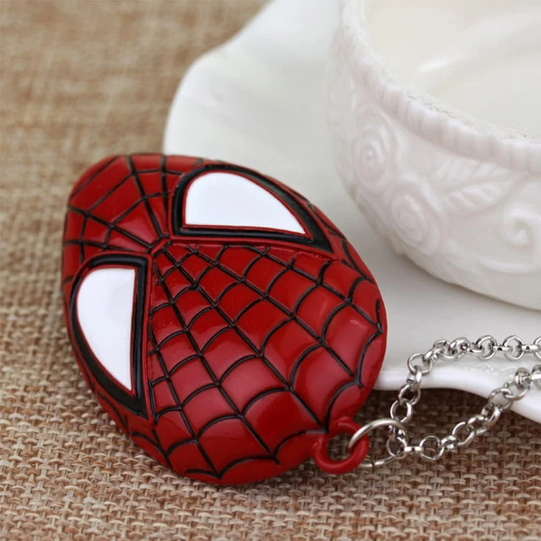 Collier De Bijoux De Rue PILLOBOX Cadeaux De Noël Pendentif Vintage Pour Adolescent Garçon Fille Hommes Femme 5 Collier De Bijoux De Rue PILLOBOX Cadeaux De Noël Pendentif Vintage Pour Adolescent Garçon Fille Hommes Femme – Image 3