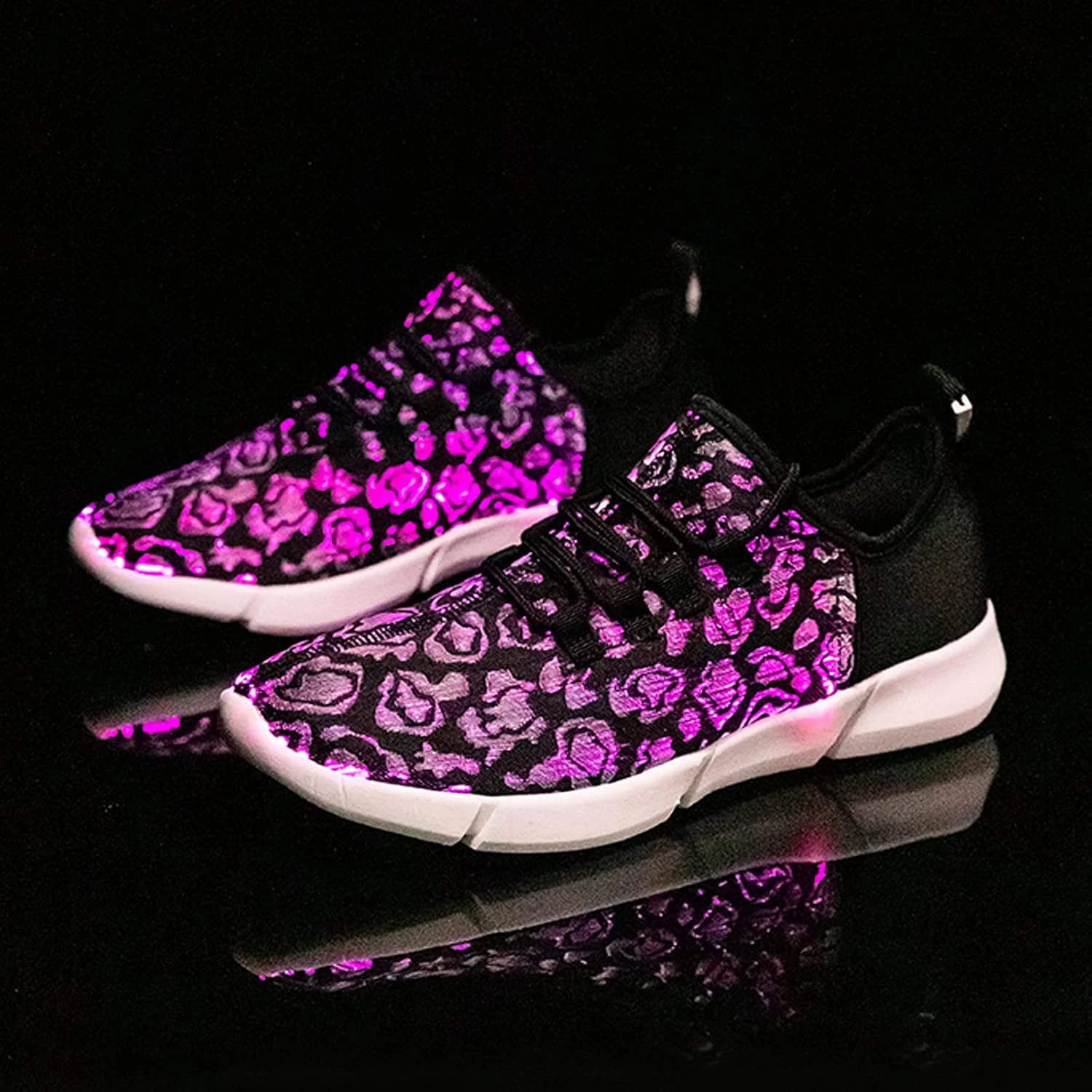 Chaussures à Fibre Optique LED PYYIQI Sneakers Lumineux Pour Femmes Hommes Baskets Lumineuses Sneakers Clignotants Pour Festivals, Noël, Halloween, Fête Du Nouvel An Avec Charge USB, Blanc 4 Chaussures à Fibre Optique LED PYYIQI Sneakers Lumineux Pour Femmes Hommes Baskets Lumineuses Sneakers Clignotants Pour Festivals, Noël, Halloween, Fête Du Nouvel An Avec Charge USB, Blanc – Image 2