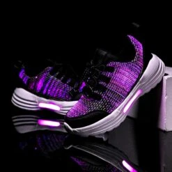 Chaussures LED PYYIQI Fibre Optic Pour Les Enfants Chaussures Light Up Sneaker Pour Les Garçons Filles Chaussures Flashing Dancing Pour Les Festivals, Noël, Halloween, Fête Du Nouvel An Avec Charge USB -Rose Magasin 71XOznOB5rL. AC UL1500