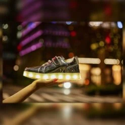 Chaussures Lumineuses LED YIQIZQ Pour Enfants Baskets Hautes Pour Garçons Filles Chaussures De Danse Bas Pour Halloween Fête De Noël Avec Charge USB -Rose Magasin 71cuMD21X0L. AC UL1500