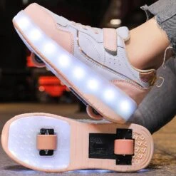 APTESOL Enfants Roller Chaussures Avec 2 Roues Détachables, Filles Garçons LED Light Up Skate Sneakers Pour Noël Anniversaire -Rose Magasin 813BYUPn6L. AC UL1500