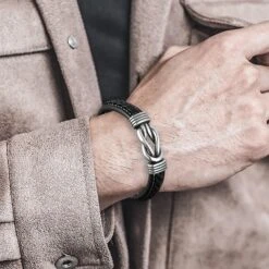 Bracelet En Cuir HNLUGF Pour Homme Garçon, Bracelets En Cuir Tressé Avec Fermeture Magnétique En Acier Inoxydable Bracelet En Bracelet Noir Noël Retour à L'école Graduation Dons D'anniversaire Pour Fils -Rose Magasin 81cCML4M0hL. AC UL1500