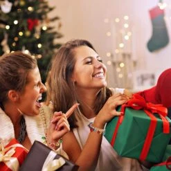 ARATLENCH Noël Jingle Bell Bracelet Coloré Bow Bonhomme De Neige De Noël Arbre Perlé Chram Stretch Bracelet Nouveauté Noël Vacances Jingle Bells Bracelets Set Pour Femmes Filles -Rose Magasin 91bmXTUmxiL. AC UL1500